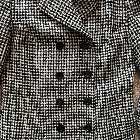 VINTAGE Express Black and White Houndstooth Blazer- Padded Shoulders - Picture 4 of 5